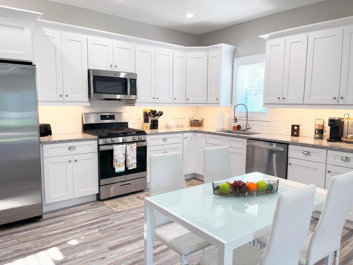 Beautiful Cozy New Build Home - Pet Friendly South Euclid Экстерьер фото